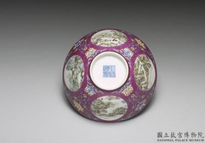 图片[3]-Pair of soup bowls in yang-ts’ai enamels with incised red ground pattern of flower brocade and landscape décor 1743 (Ch’ien-lung reign)-China Archive